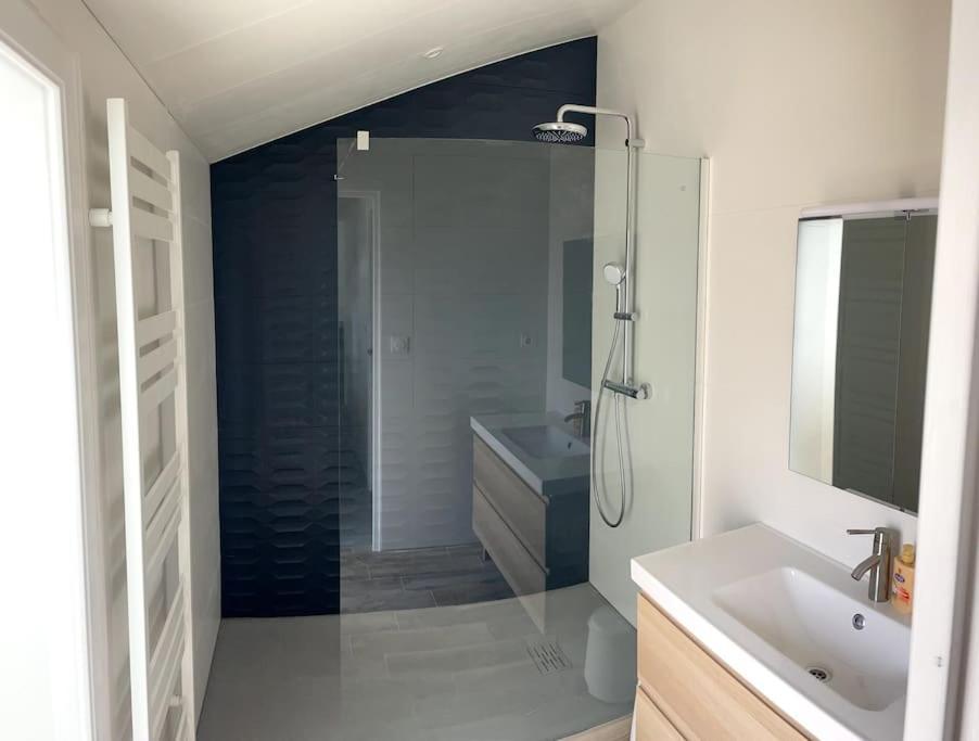 maison totalement rénovée 3 chambres au coeur du village Lézardrieux Extérieur photo